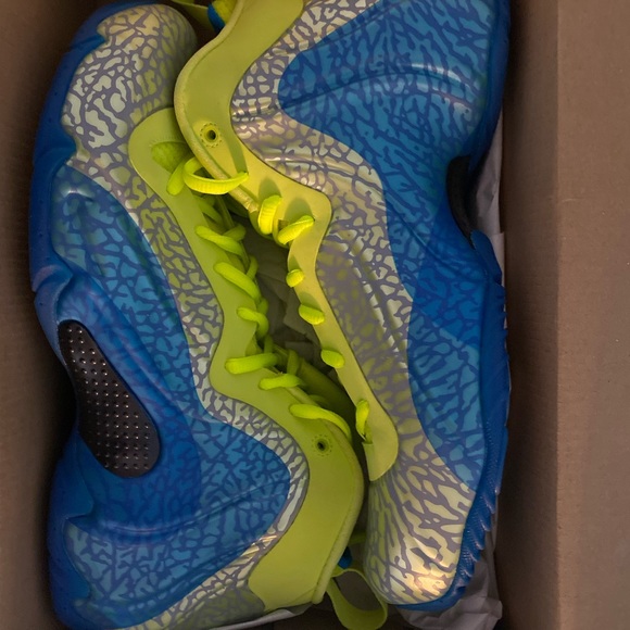 NIKE basketball shoes - Picture 2 of 12